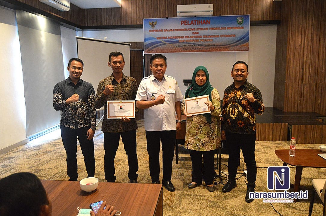 peningkatan literasi teknologi informasi bagi koperasi