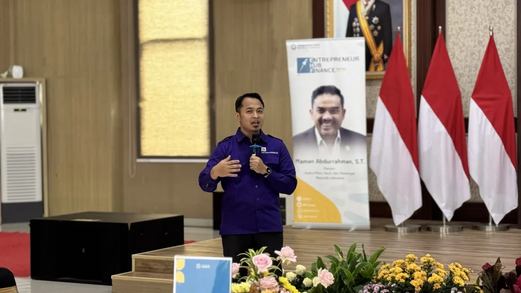 CEO Narasumber.id memberi materi literasi keuangan digital UMKM
